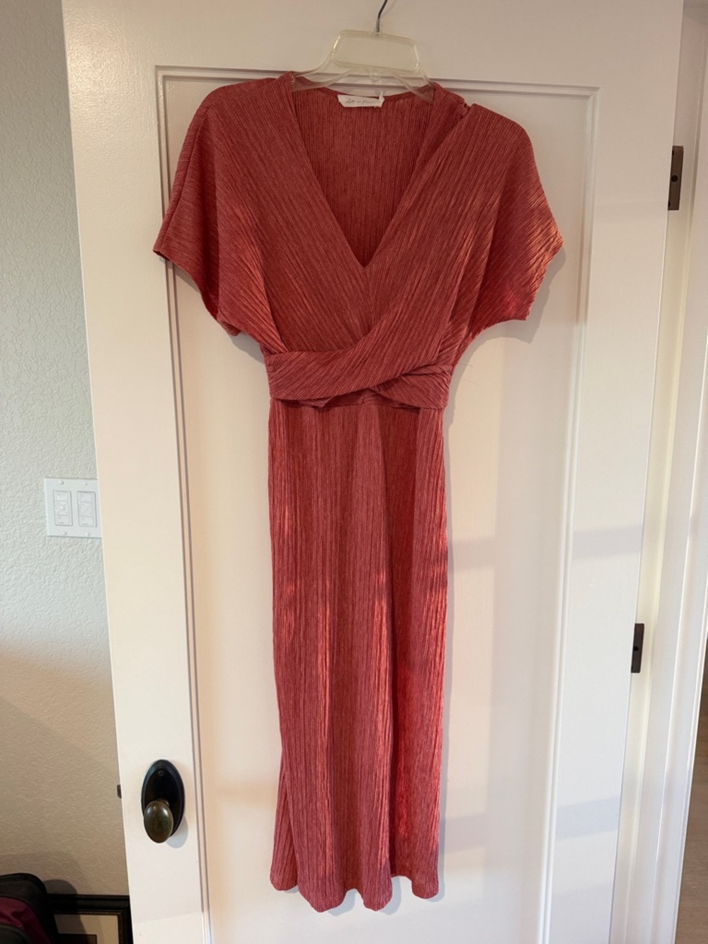 Womens Rust Pleated V-Neck Midi Dress